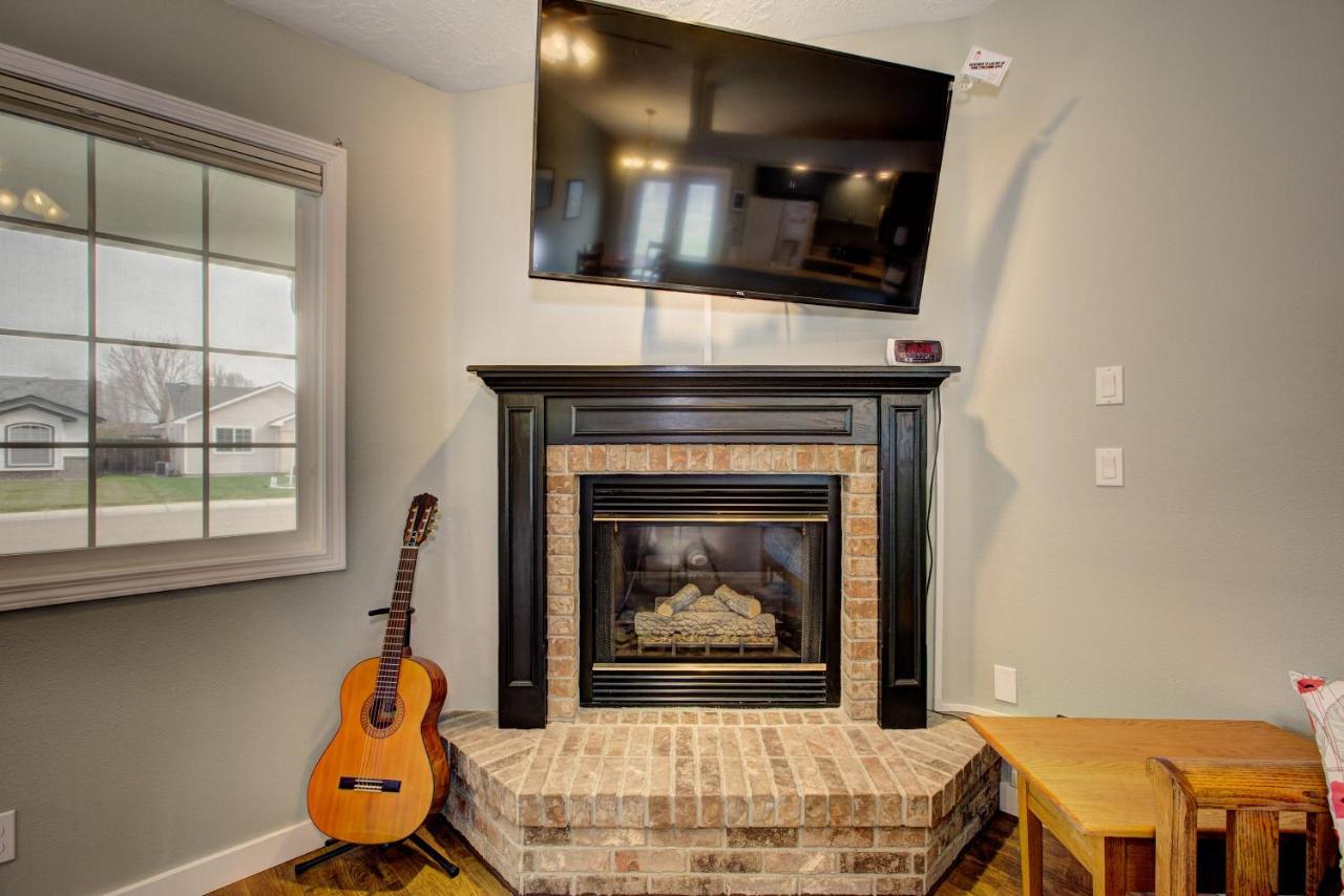 Hello Dolly! 3 Beds, 2 Bath, 2 Tv'S, Fireplace, Quiet Neighborhood In Star, Id Minutes From Walking Trails And River Views Eagle Екстер'єр фото